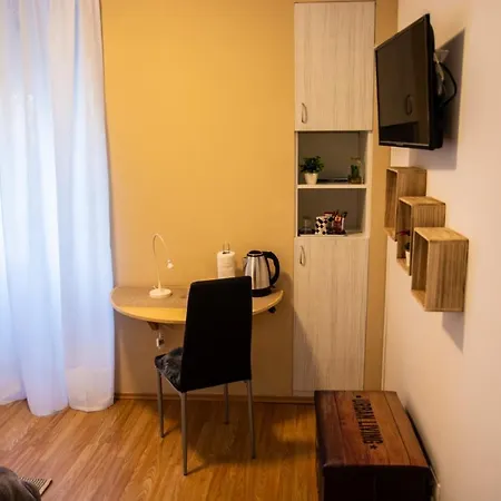 Apartment & Room Eni Zagabria Esterno foto